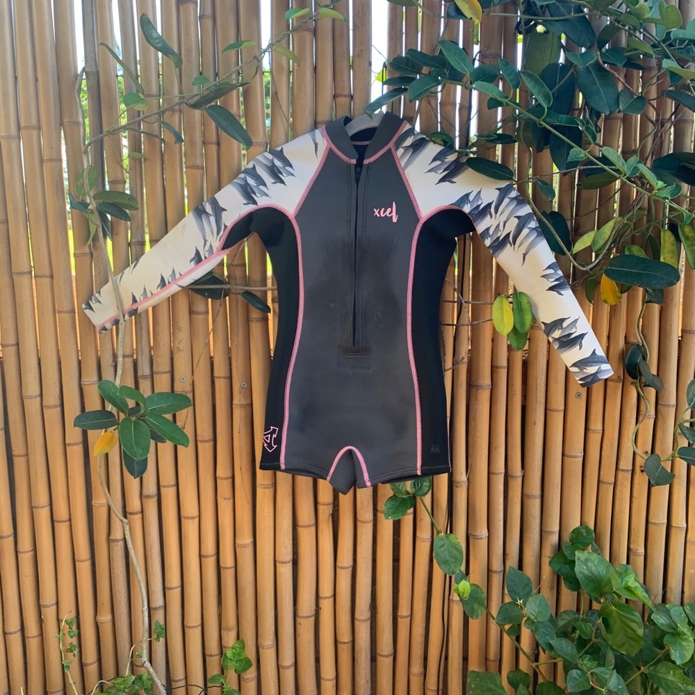 Girls  xcel ocean Ramsey dolphin wet suit